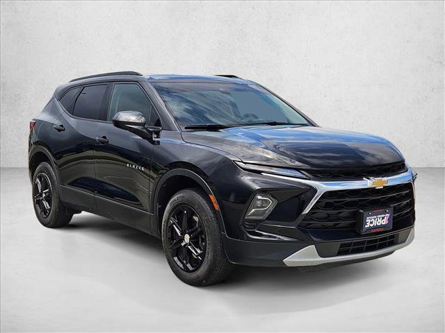 Used 2024 Chevrolet Blazer LT w/ Convenience Package FWD image 3