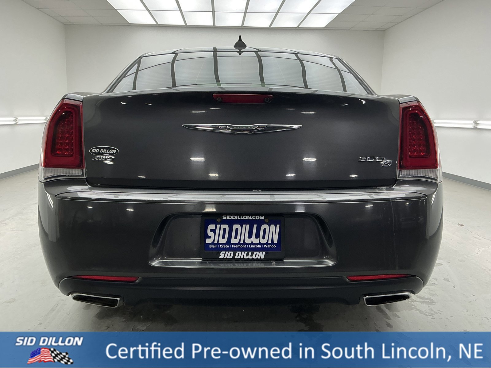 Used 2018 Chrysler 300 S image 5