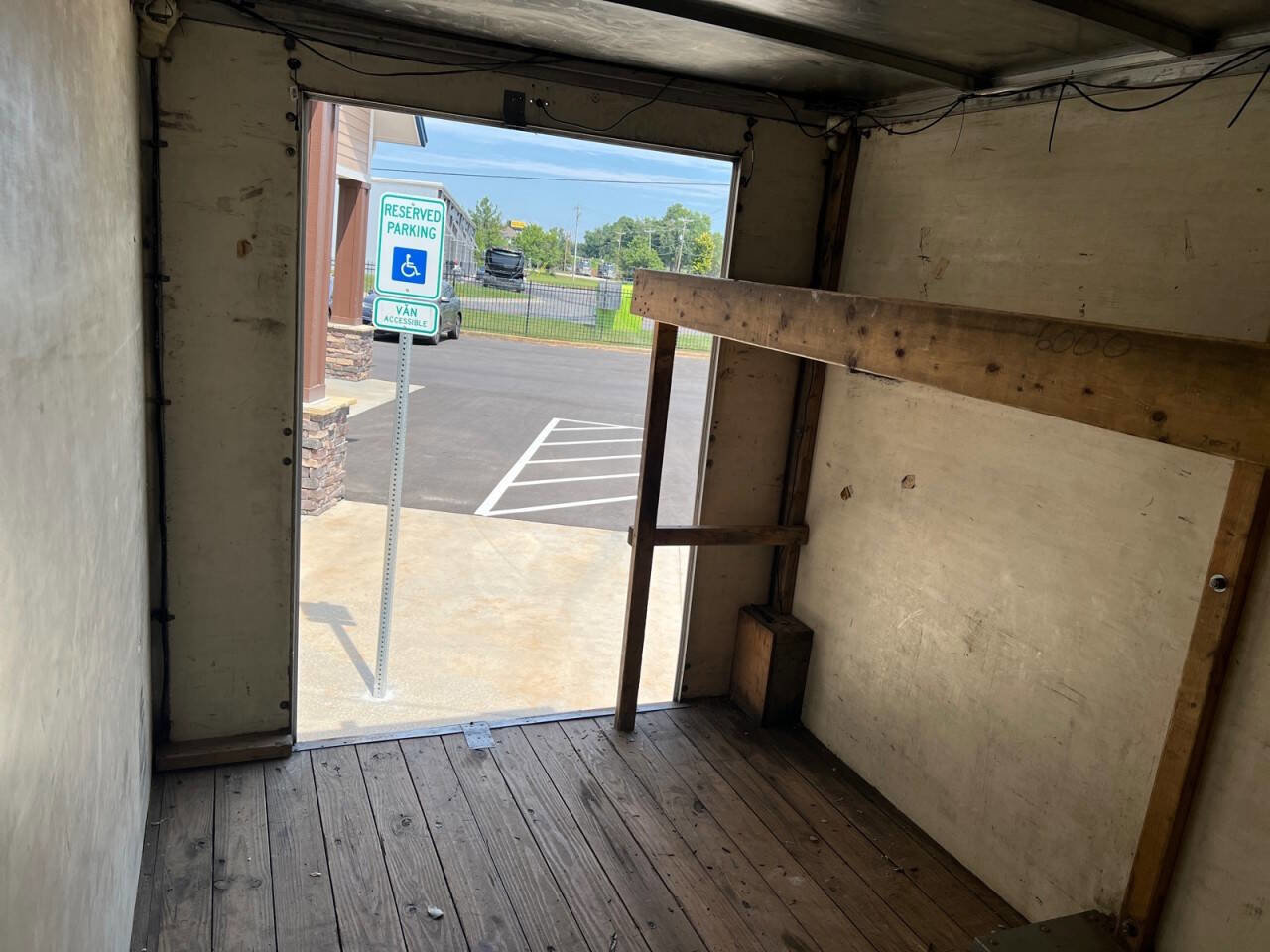 Used 2017 Chevrolet Express 3500 RWD image 14
