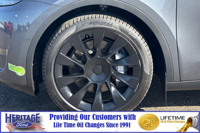 Used 2023 Tesla Model Y Long Range AWD/4WD image 24