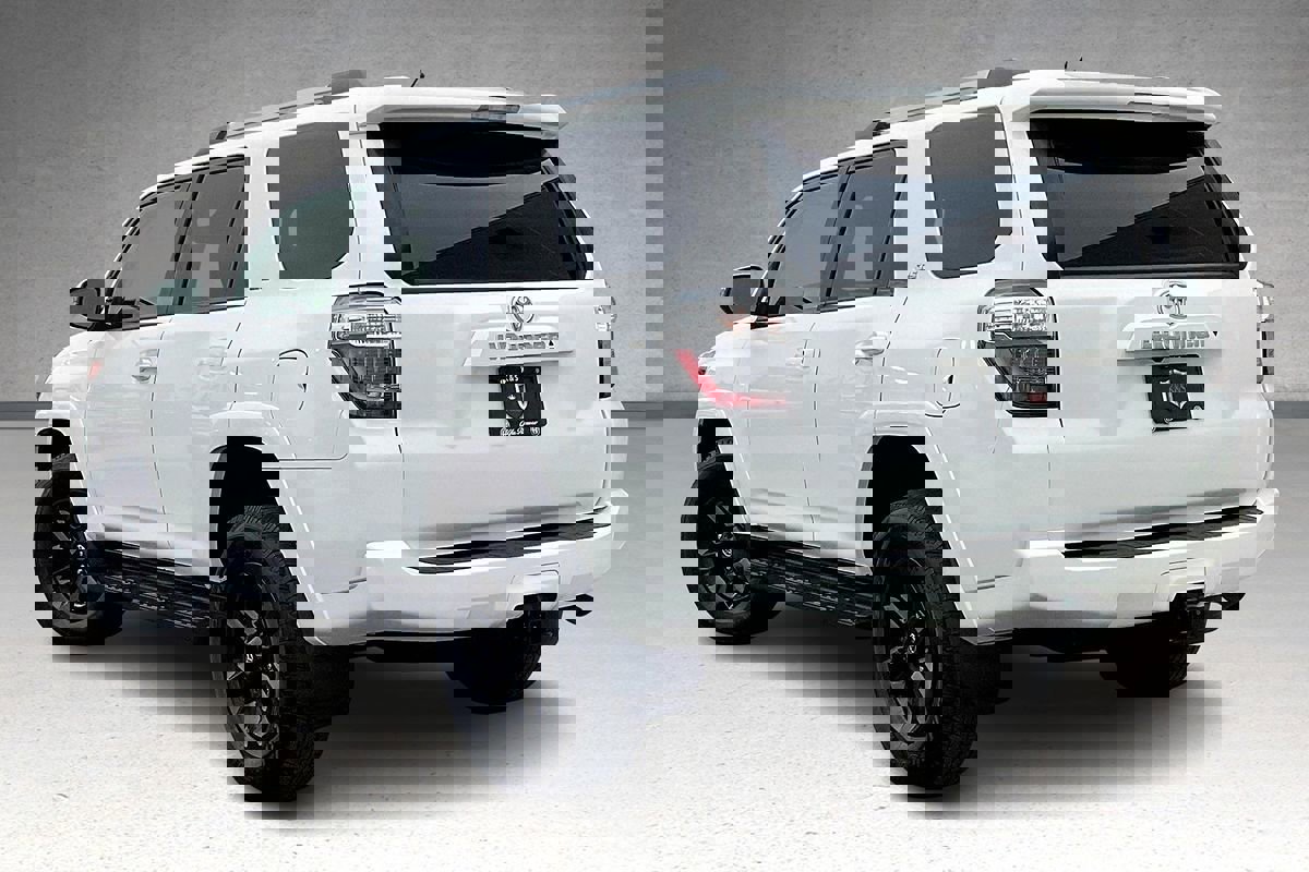 Used 2024 Toyota 4Runner SR5 image 31