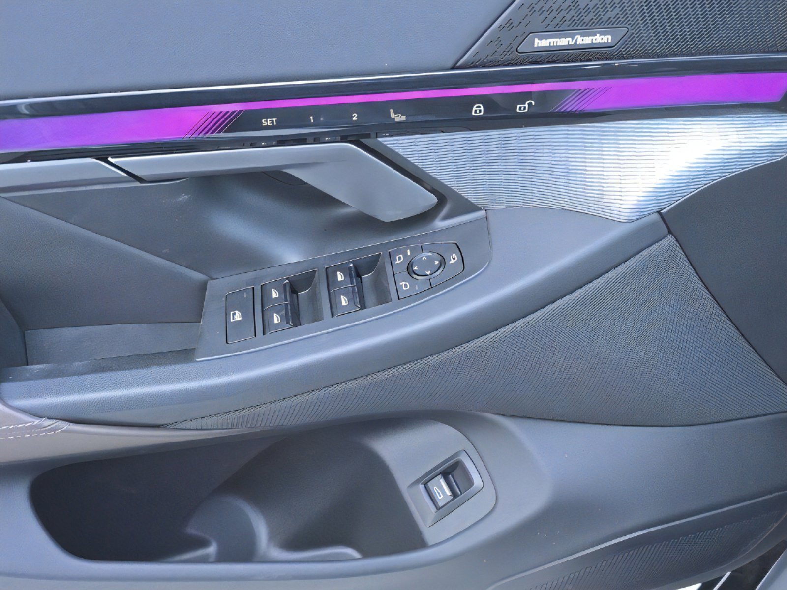 Used 2025 BMW i5 eDrive40i w/ M Sport Package image 16