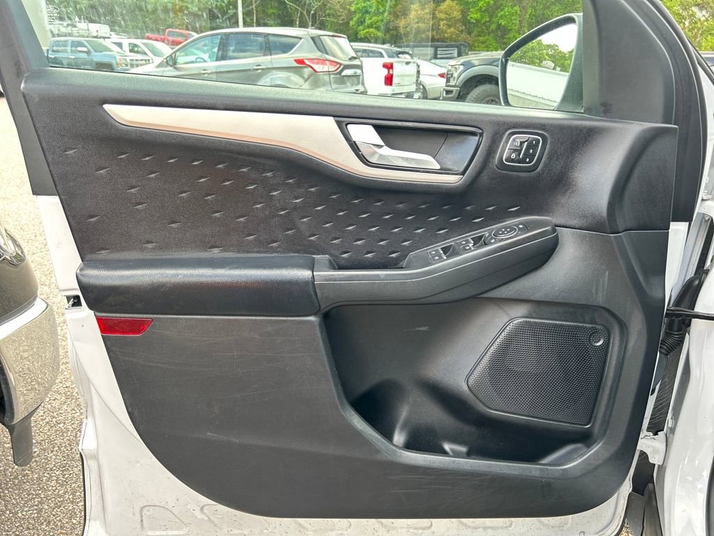 Used 2020 Ford Escape SEL image 9