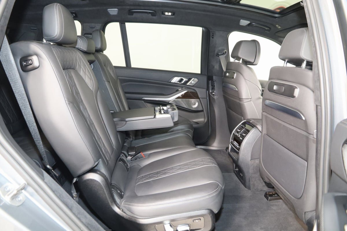 Used 2023 BMW X7 M60i w/ Executive Package image 16