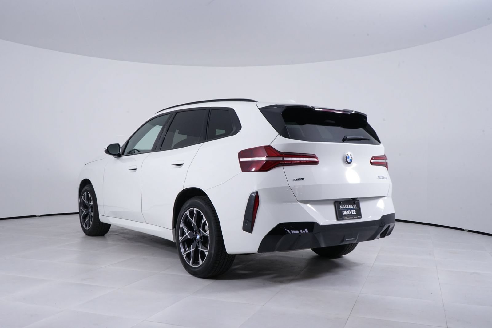 Used 2025 BMW X3 xDrive30i AWD/4WD image 3