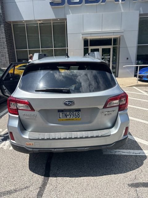 Used 2017 Subaru Outback 3.6R Limited AWD/4WD image 4