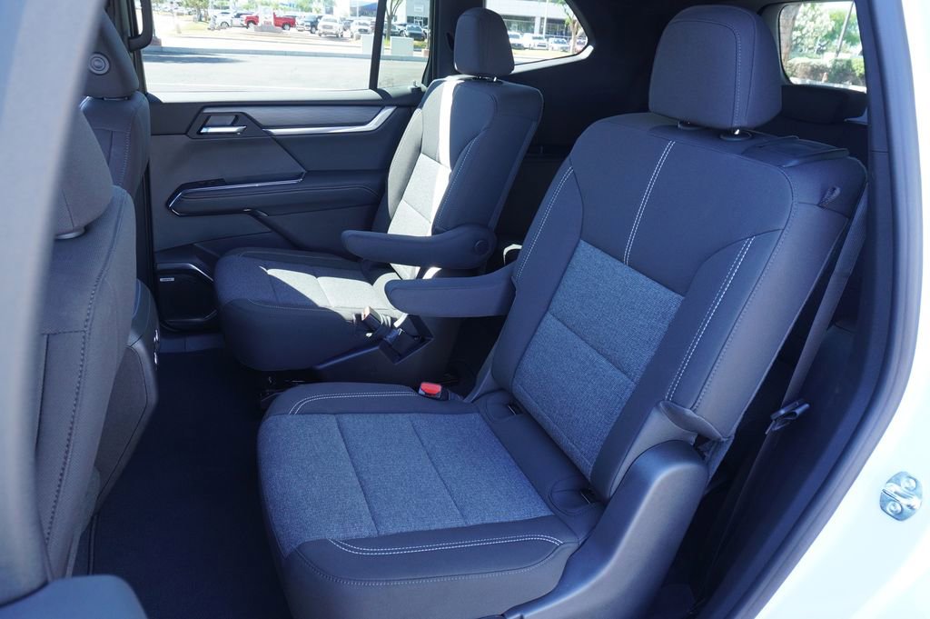 New 2026 GMC Acadia Elevation image 9