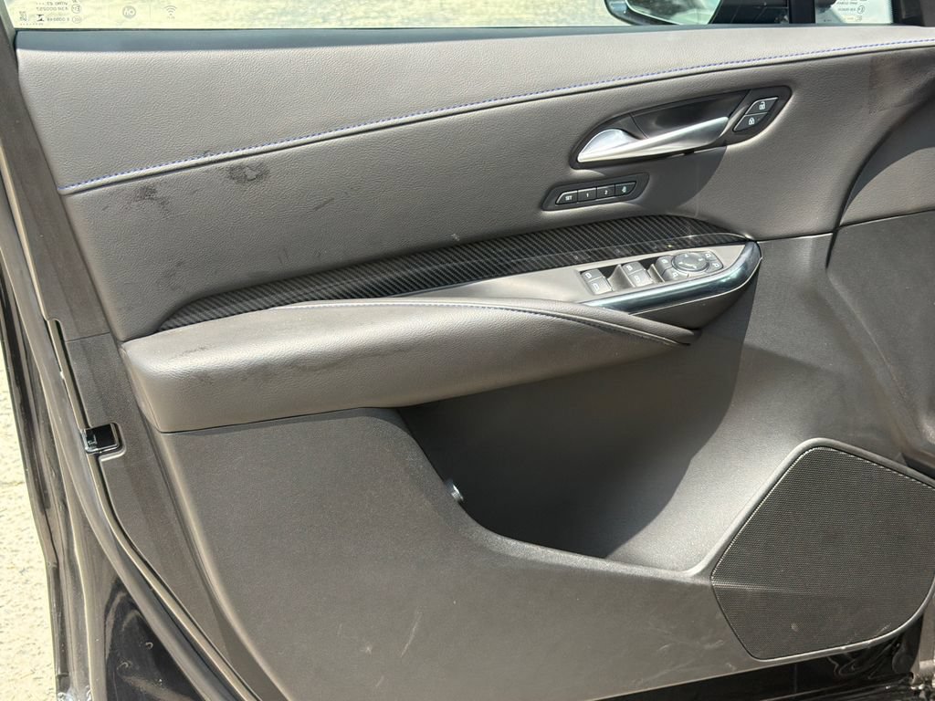 Used 2025 Cadillac XT4 Sport FWD image 12