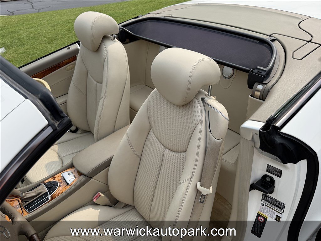 Used 2008 Mercedes-Benz SL 550 image 8