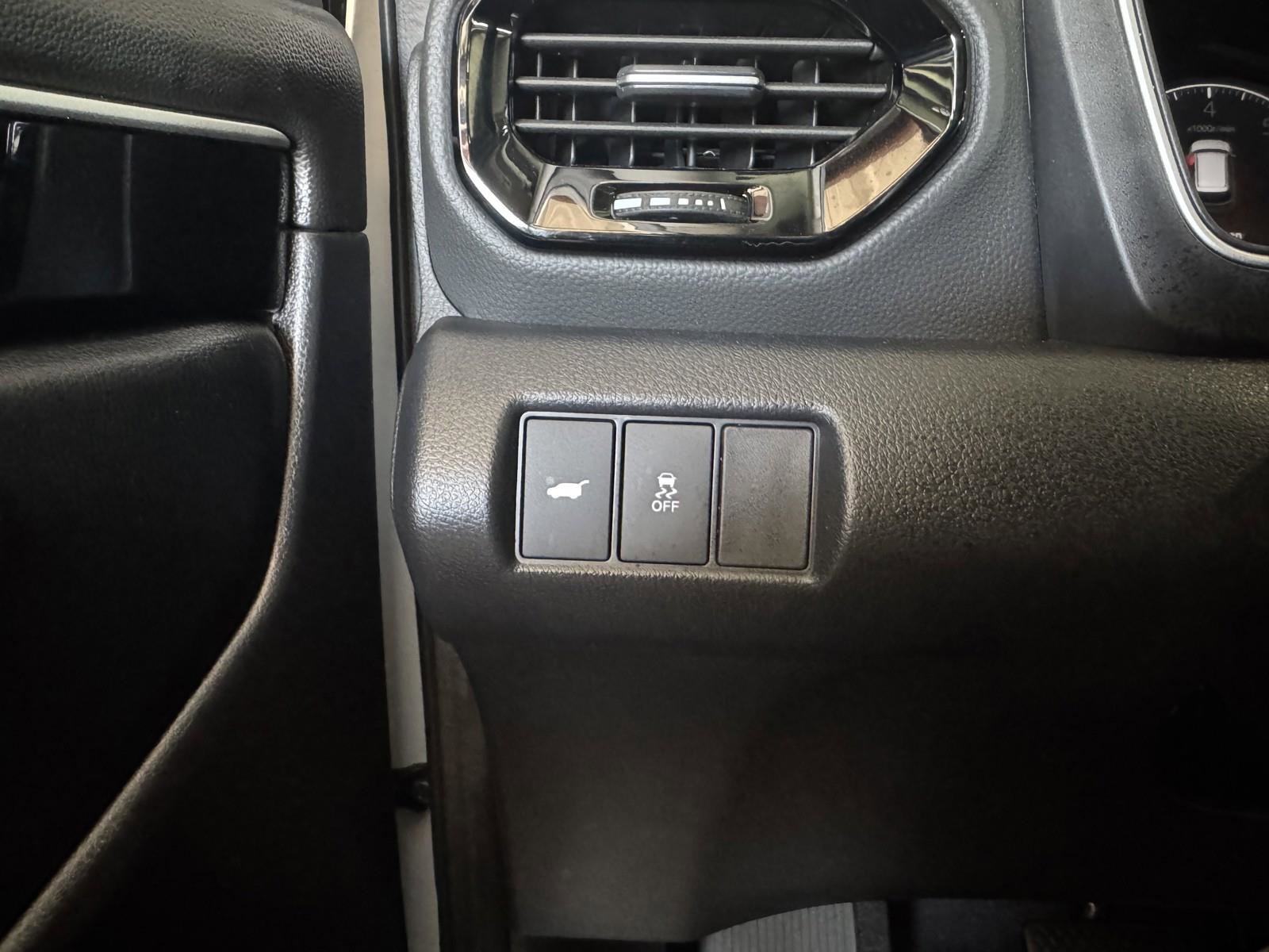 Used 2025 Honda Pilot Touring image 21