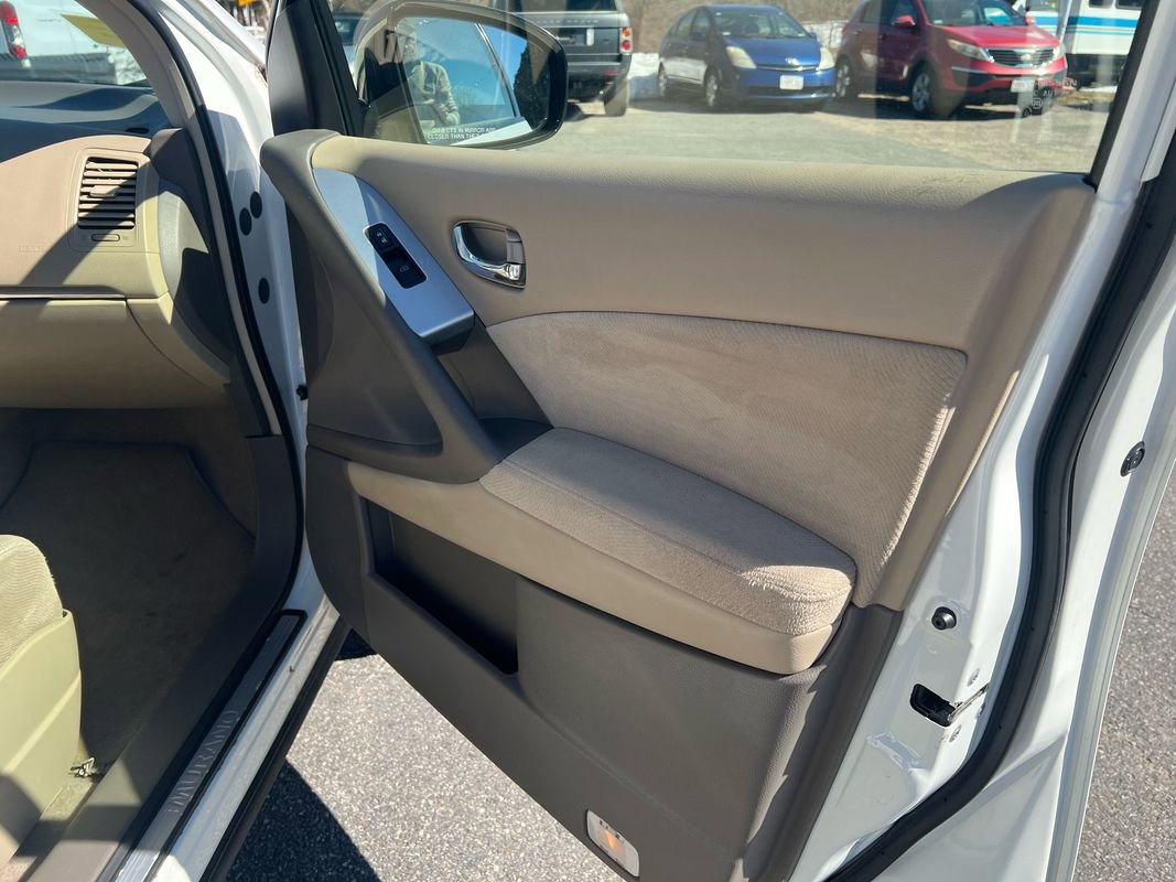 Used 2014 Nissan Murano S image 16