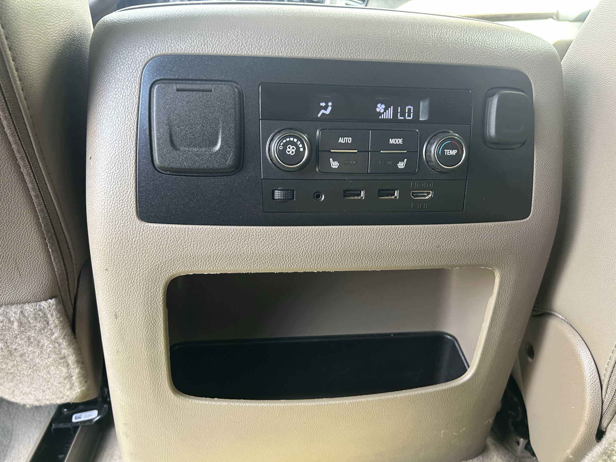 Used 2019 Chevrolet Suburban LT RWD image 25