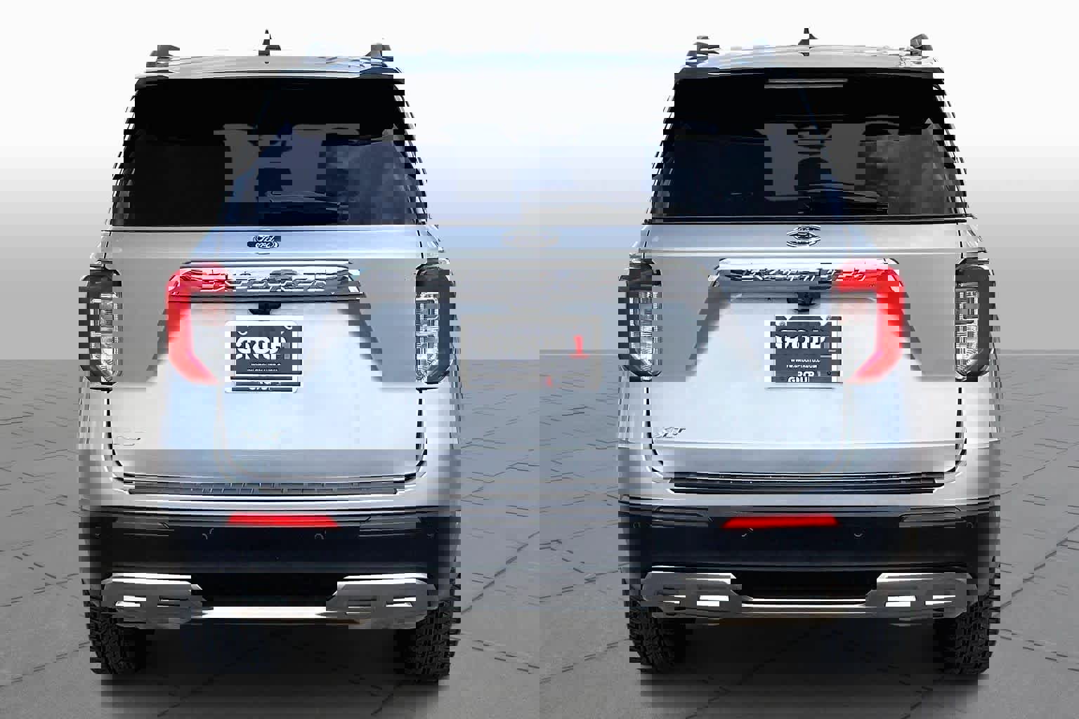 Used 2022 Ford Explorer XLT w/ Equipment Group 202A image 5