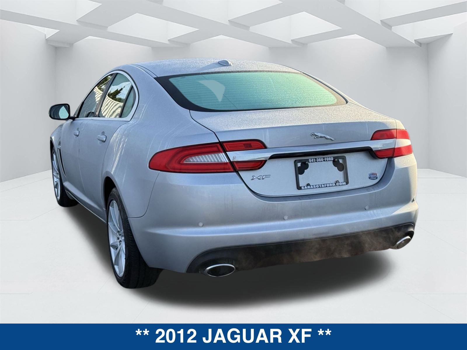 Used 2012 Jaguar XF image 6
