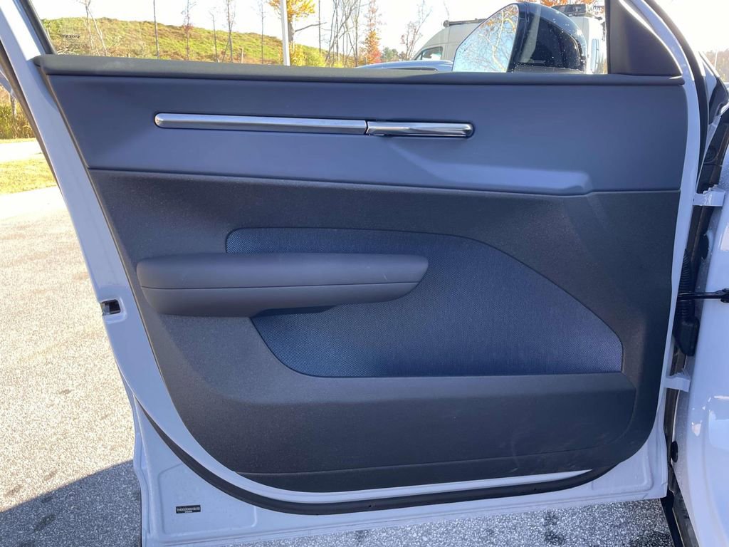 Certified 2025 Volvo EX30 Plus w/ Protection Package Premier image 5