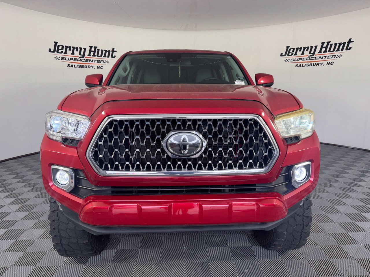 Used 2019 Toyota Tacoma SR w/ SR Convenience Package AWD/4WD image 5
