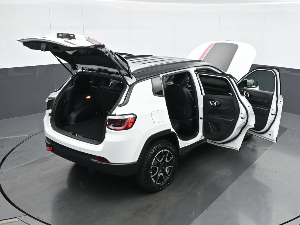 Used 2026 Jeep Compass Trailhawk AWD/4WD image 43