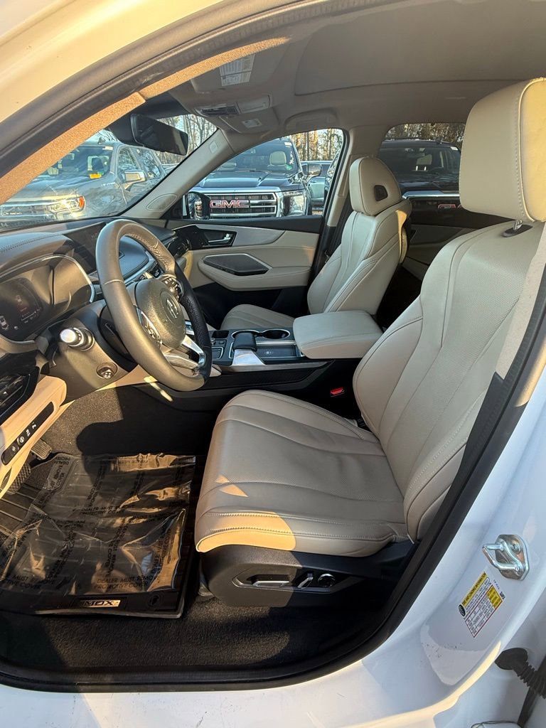 Used 2023 Acura MDX SH-AWD w/ Technology Package image 7