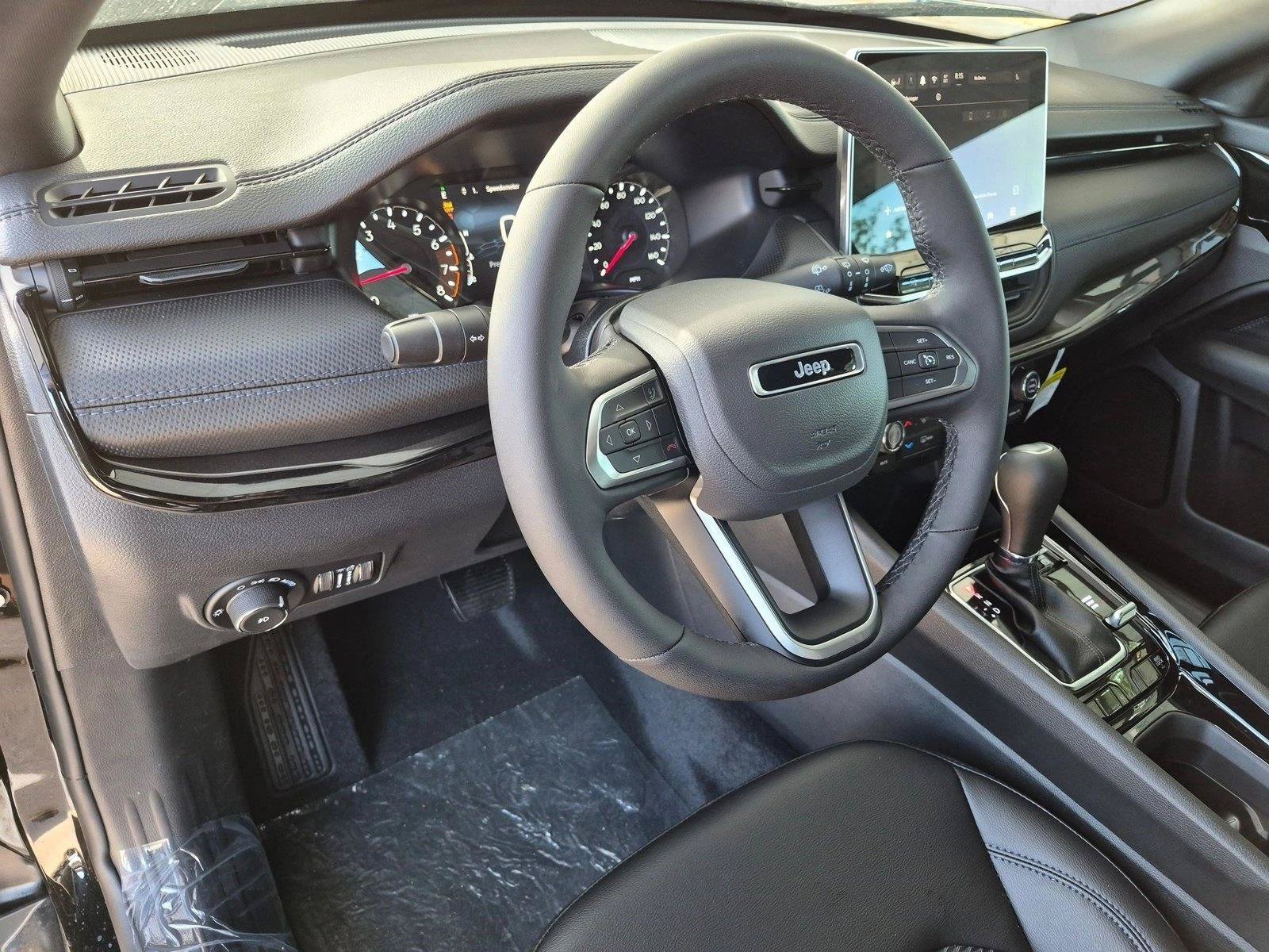 New 2026 Jeep Compass Latitude AWD/4WD image 3