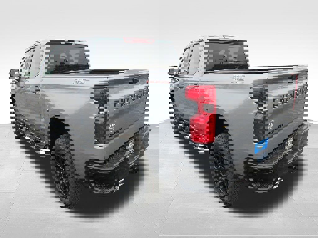 New 2026 Chevrolet Silverado 1500 Custom Trail Boss w/ LPO, Dark Essentials Package image 3