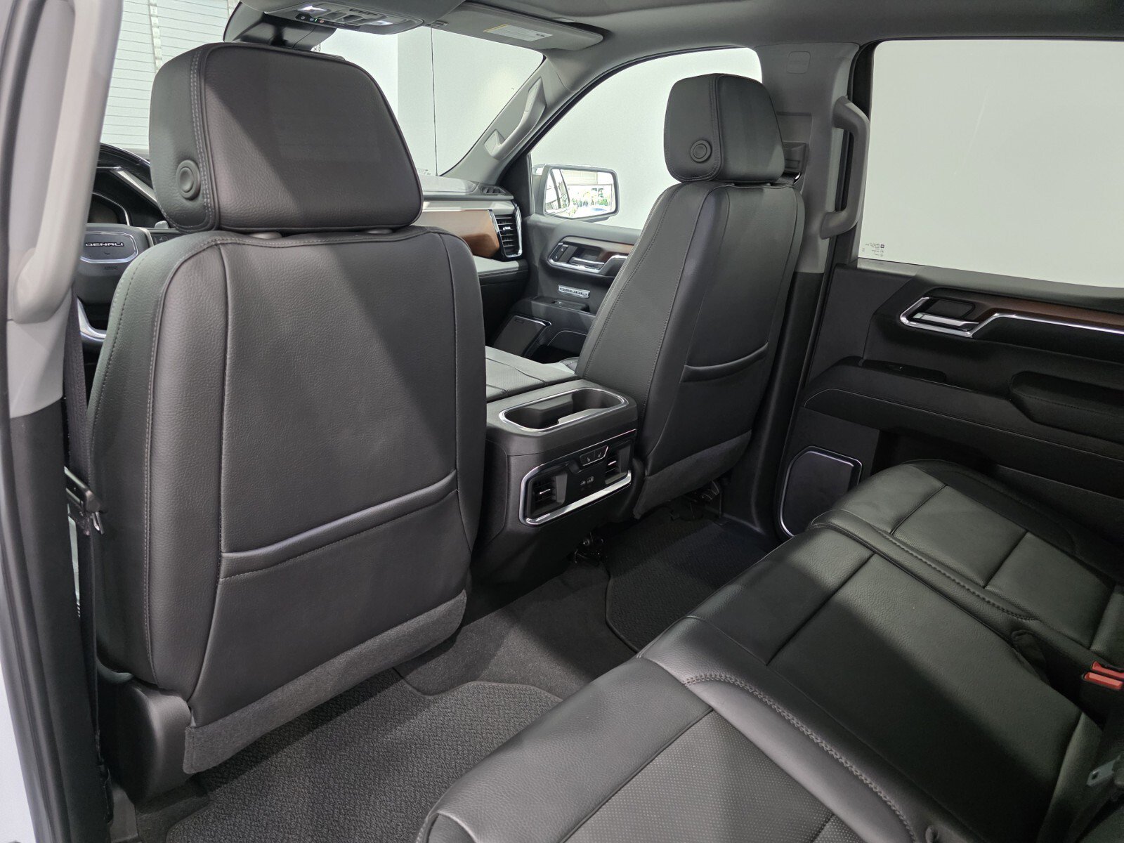 Used 2024 GMC Sierra 1500 Denali AWD/4WD image 12