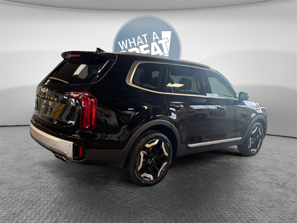 Certified 2024 Kia Telluride S w/ S Sunroof Package image 3