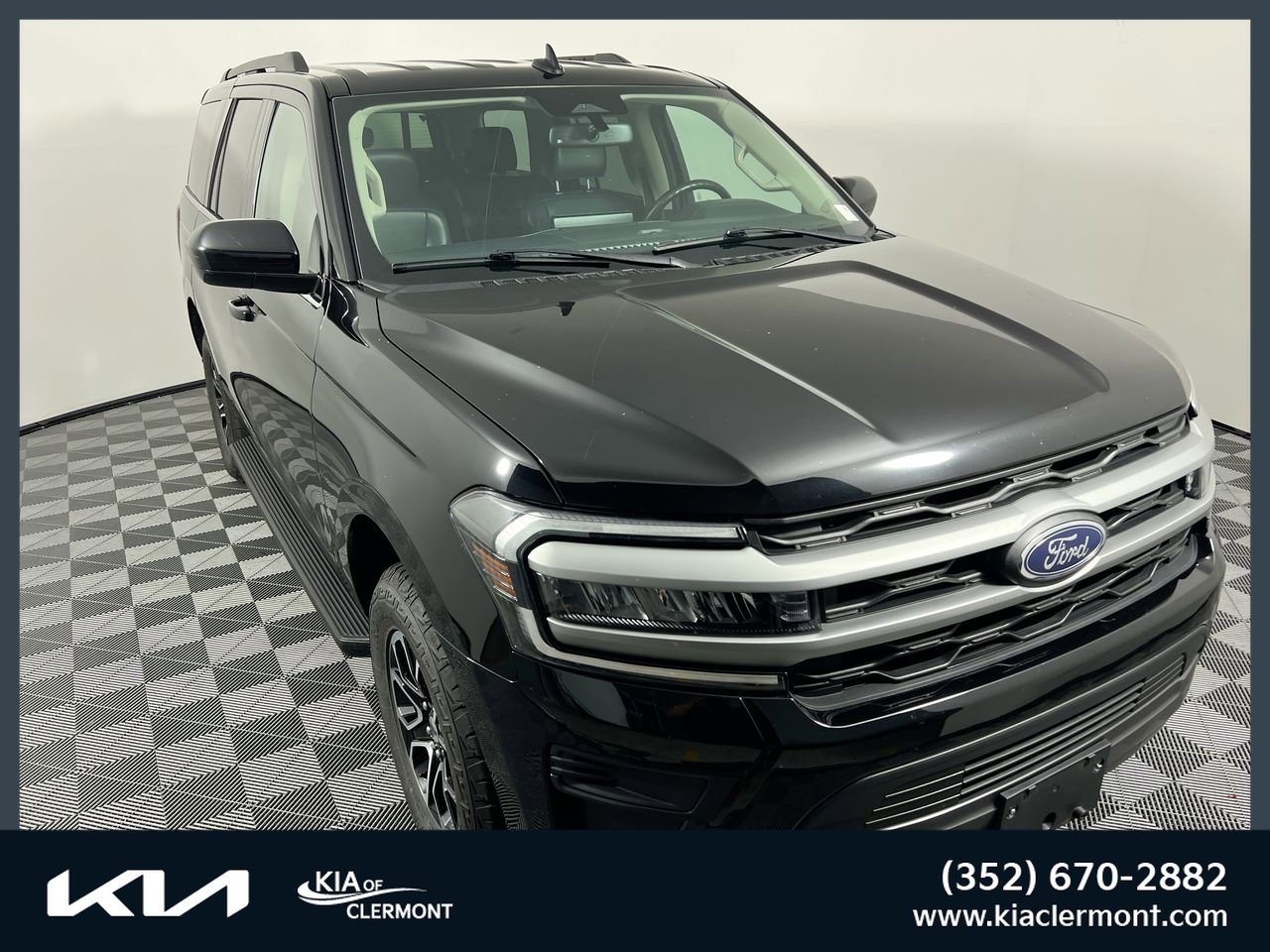 Used 2024 Ford Expedition XLT AWD/4WD image 1