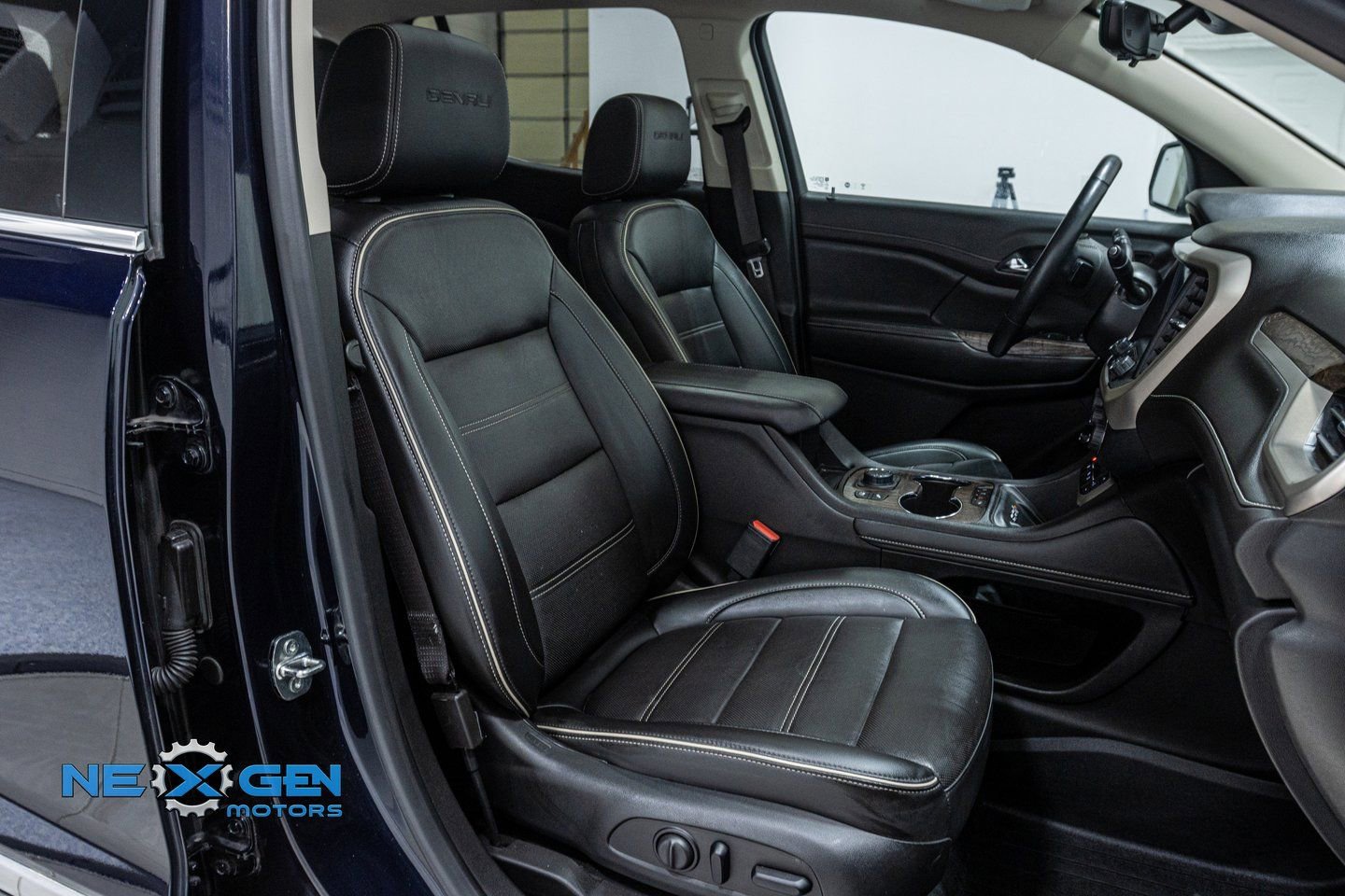 Used 2021 GMC Acadia Denali w/ Denali Ultimate Package image 41