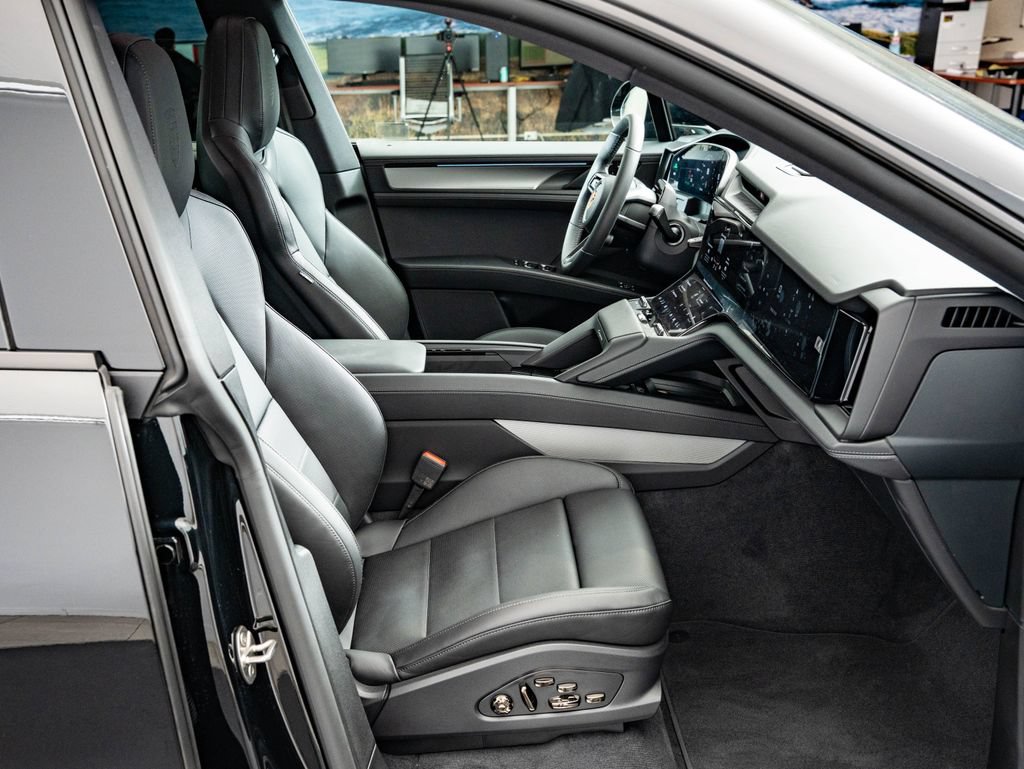 New 2026 Porsche Cayenne Electric AWD/4WD image 50