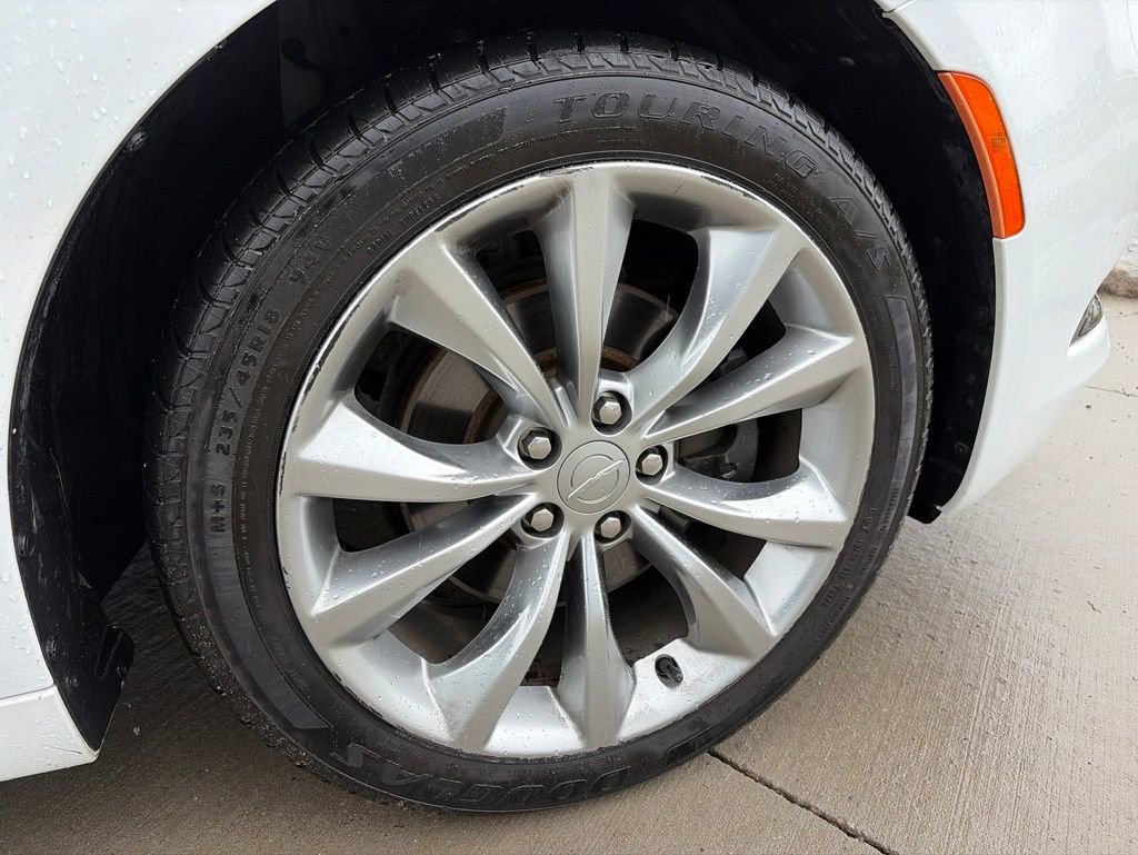 Used 2016 Chrysler 200 S FWD image 15