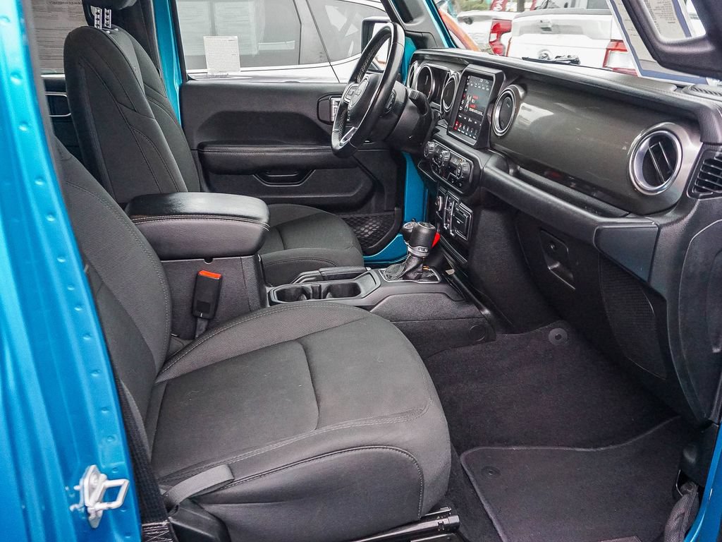 Used 2020 Jeep Wrangler Unlimited Sahara w/ Uconnect 4C Nav & Sound Group AWD/4WD image 13