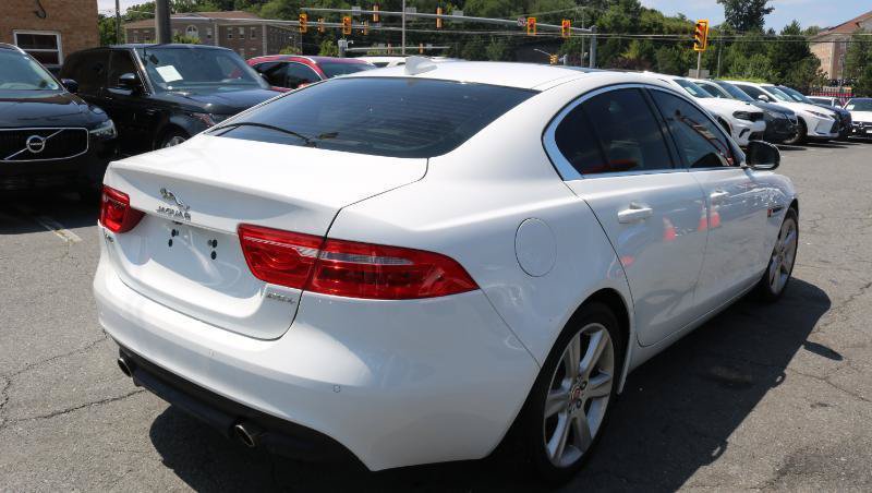 Used 2018 Jaguar XE Prestige RWD image 7