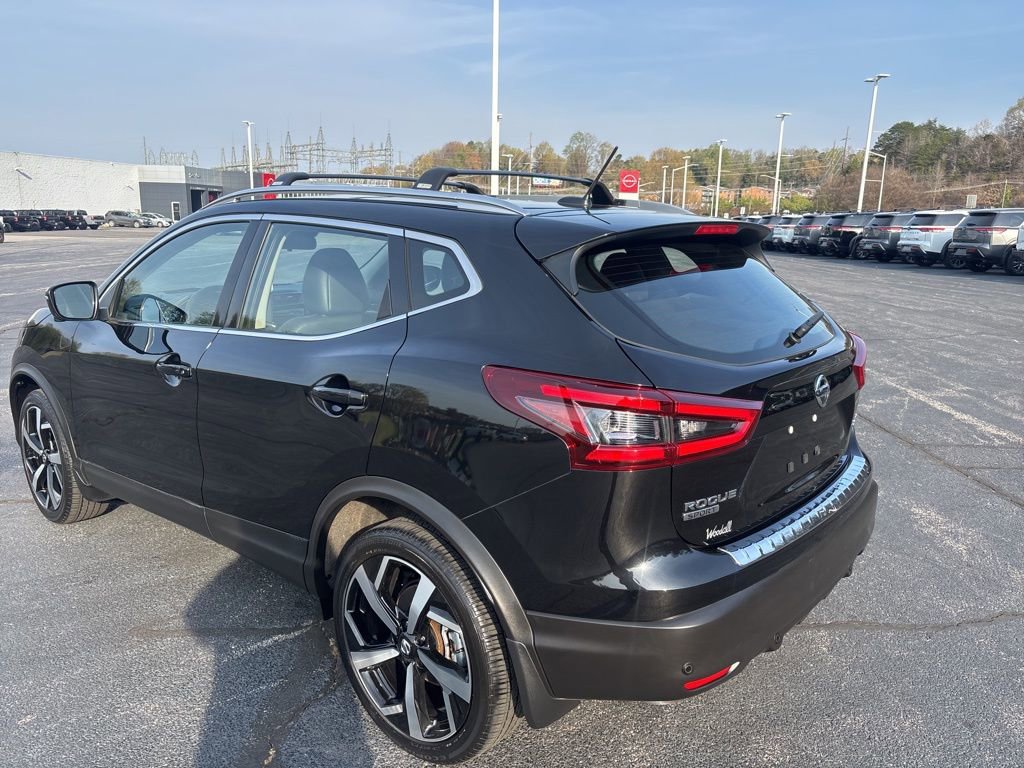 Used 2022 Nissan Rogue Sport SL image 3