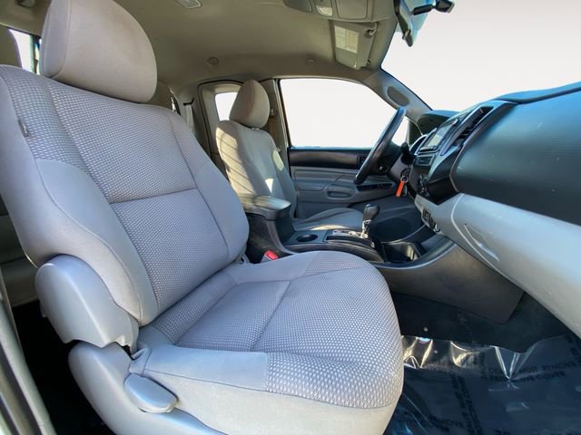 Used 2015 Toyota Tacoma 4x4 Access Cab V6 w/ Convenience Package image 15