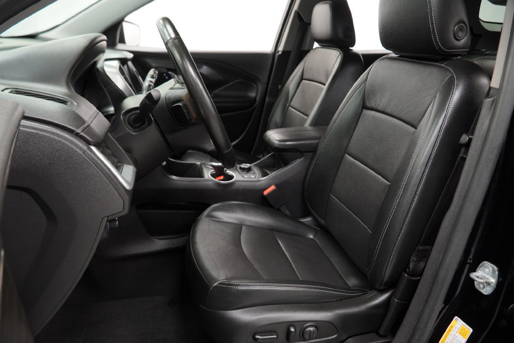 Used 2023 GMC Terrain SLT w/ LPO, Floor Liner Package FWD image 4