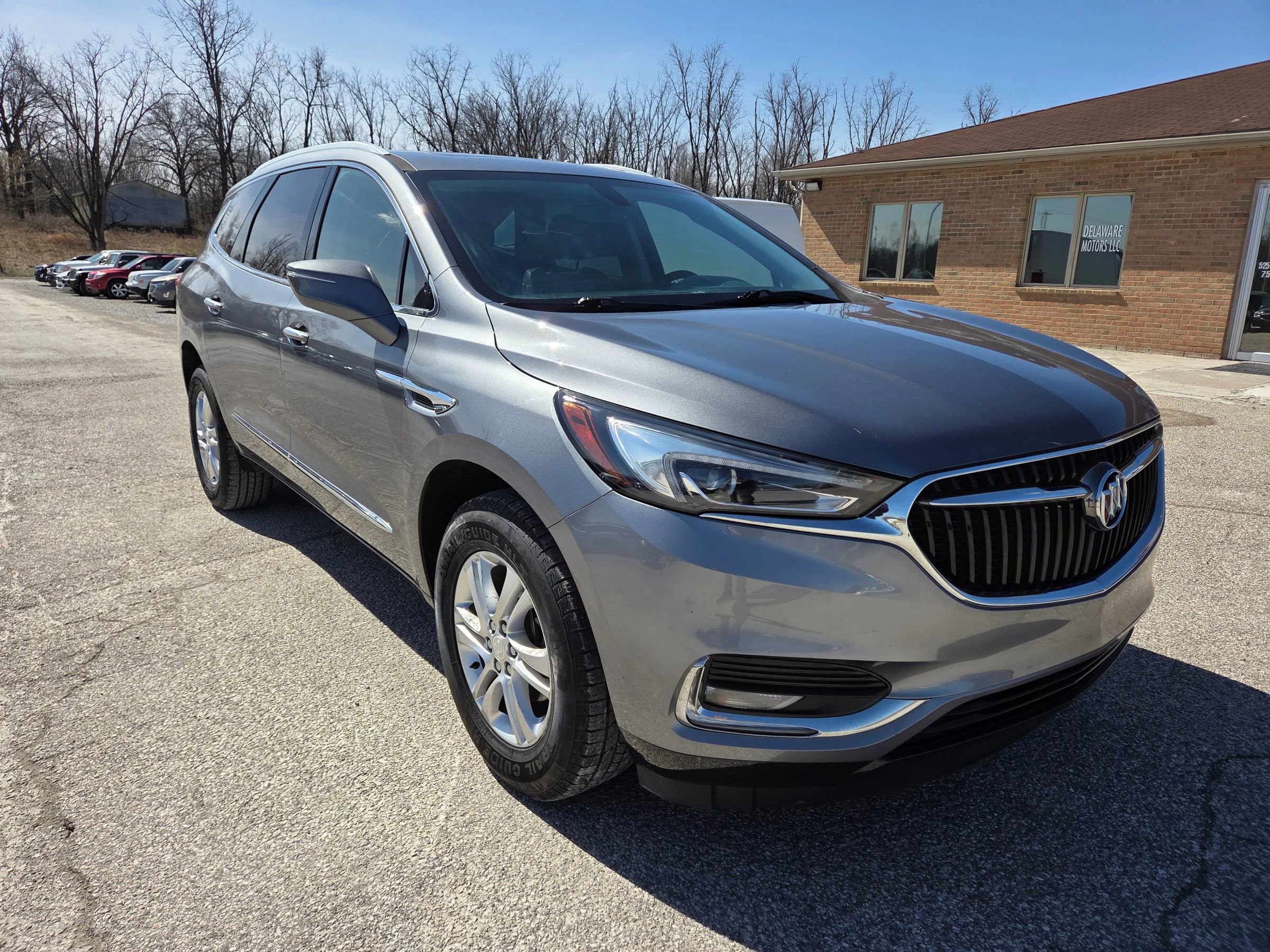Used 2020 Buick Enclave Essence image 3