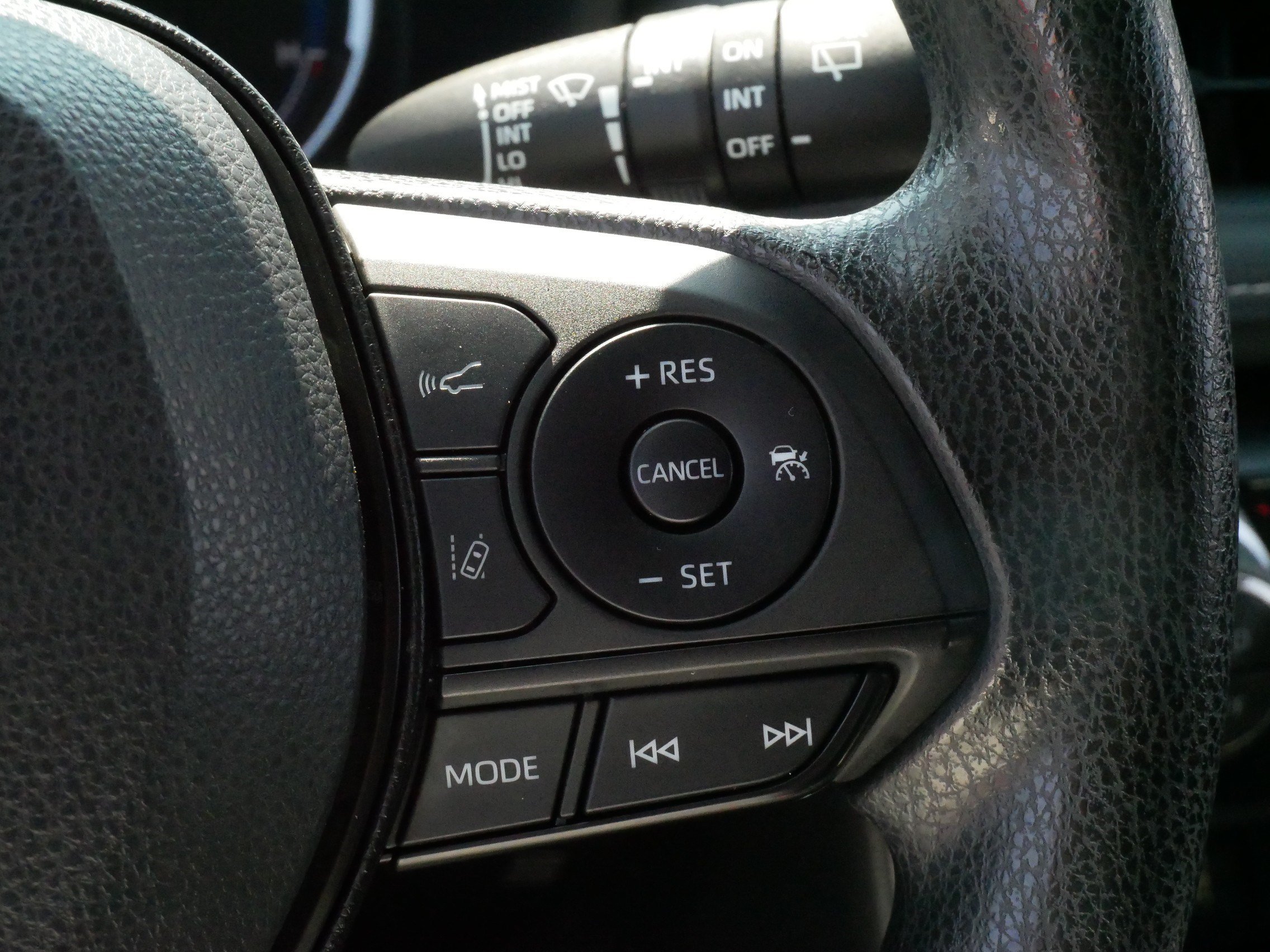 Used 2023 Toyota RAV4 XLE AWD/4WD image 25
