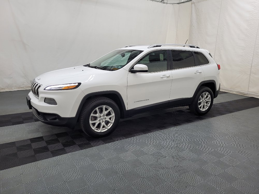 Used 2015 Jeep Cherokee Latitude w/ Cold Weather Group AWD/4WD image 2