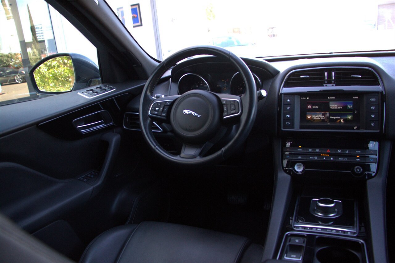 Used 2018 Jaguar F-PACE Premium AWD/4WD image 36