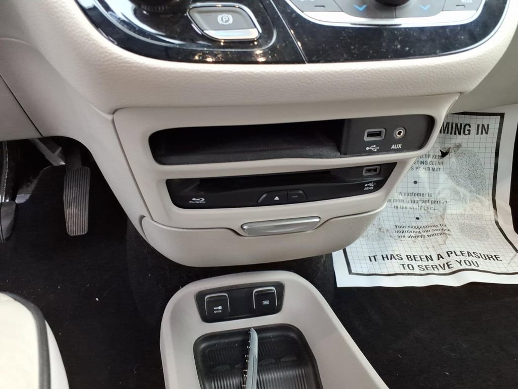 Used 2018 Chrysler Pacifica Limited w/ Advanced Safetytec Group image 22