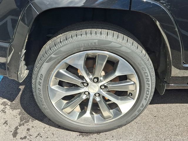 Used 2019 Jeep Cherokee Overland w/ Technology Group AWD/4WD image 6