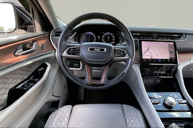 Used 2023 Jeep Grand Cherokee L Summit w/ Advanced Protech Group IV AWD/4WD image 8