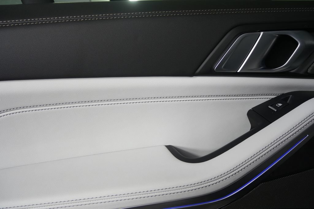 Used 2025 BMW X5 sDrive40i RWD image 13