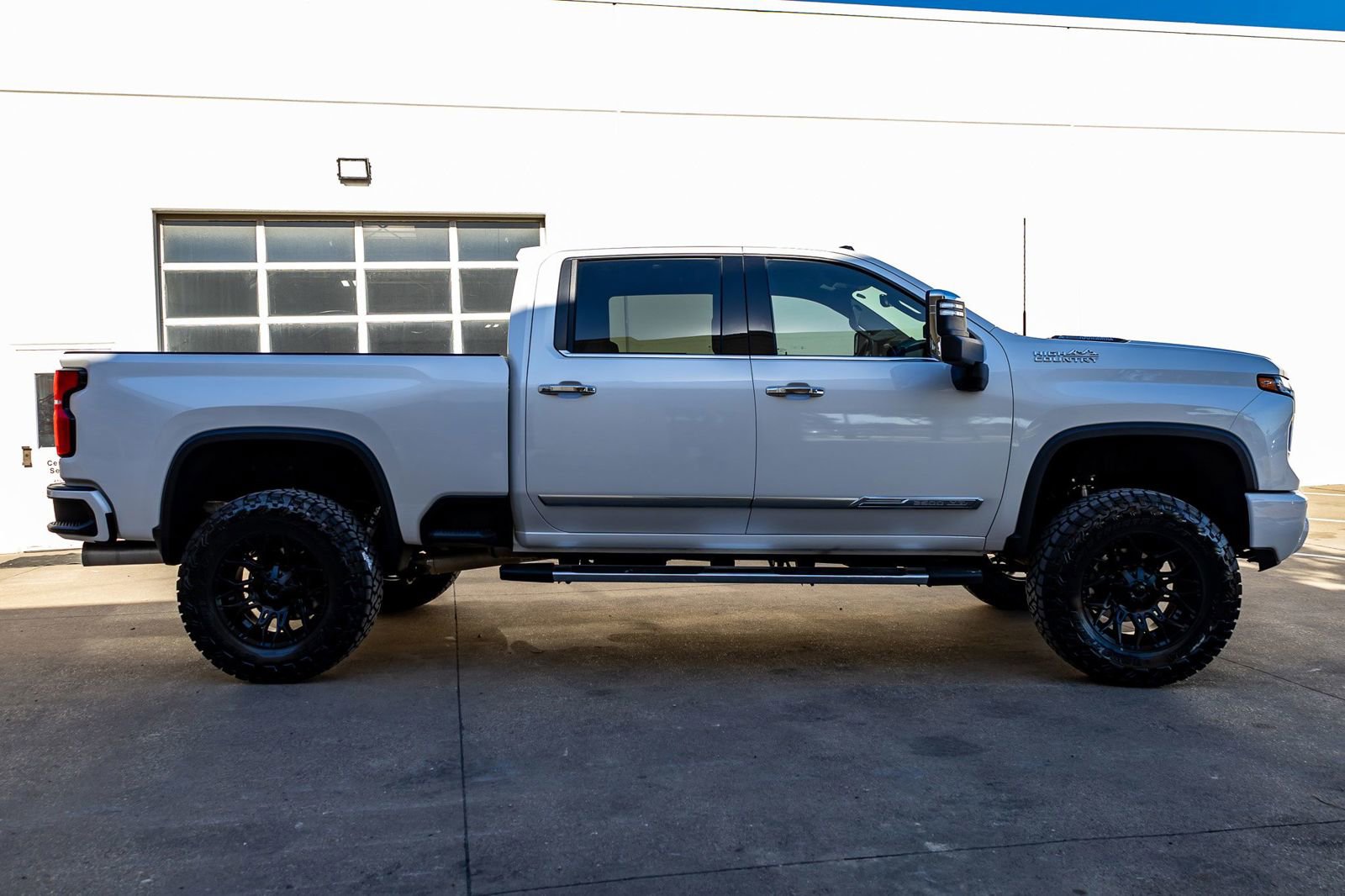 Used 2025 Chevrolet Silverado 2500 High Country w/ Technology Package image 11
