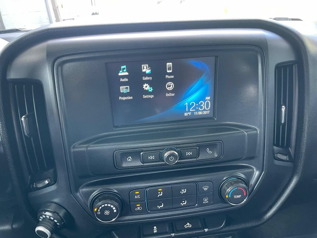 Used 2018 Chevrolet Silverado 1500 Custom w/ Custom Value Package AWD/4WD image 23