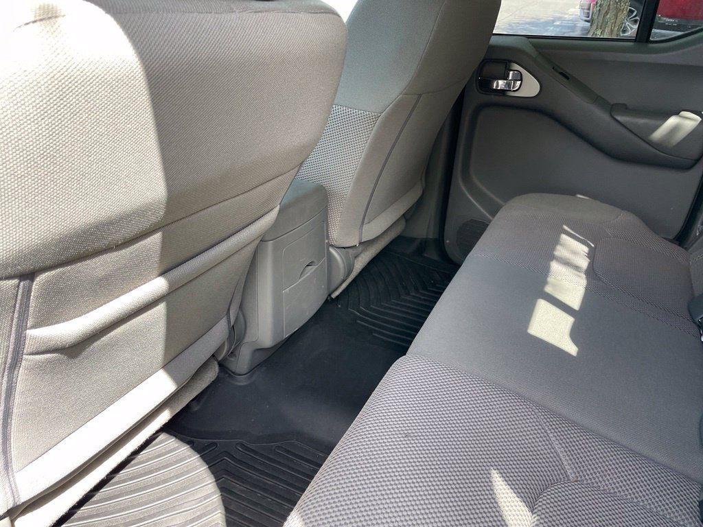 Used 2020 Nissan Frontier SV w/ Midnight Edition Floor Mats AWD/4WD image 8