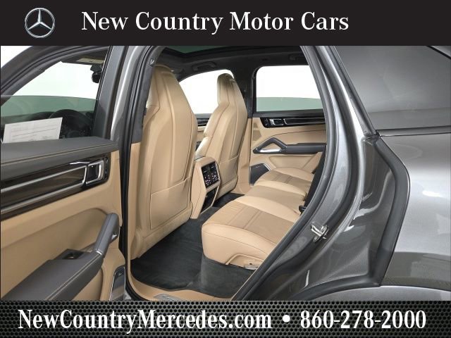 Used 2020 Porsche Cayenne Turbo image 18