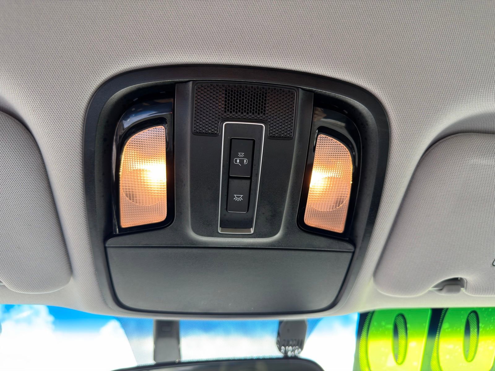 Used 2019 Kia Sorento LX image 24