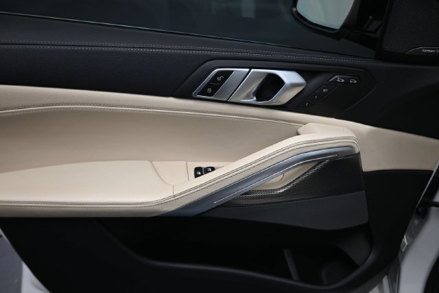 Used 2021 BMW X6 sDrive40i RWD image 19