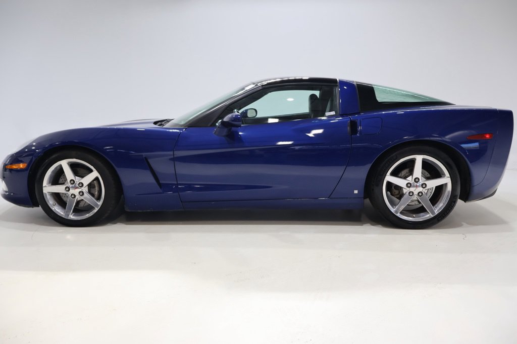 Used 2006 Chevrolet Corvette Coupe w/ Preferred Equipment Group RWD image 4